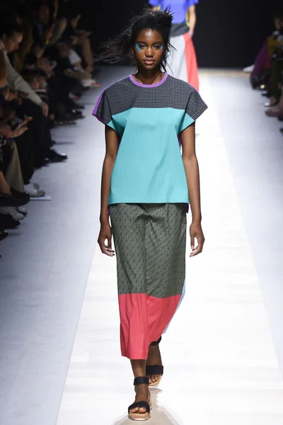 Look 14